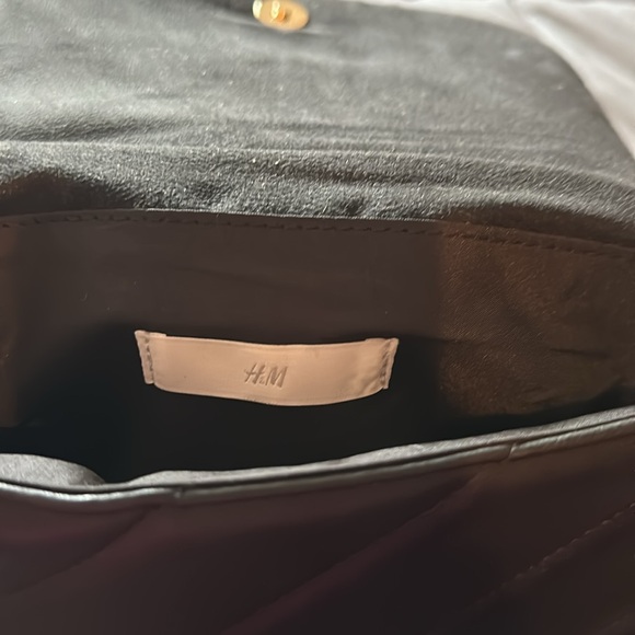 H&M small purse - Picture 2 of 2